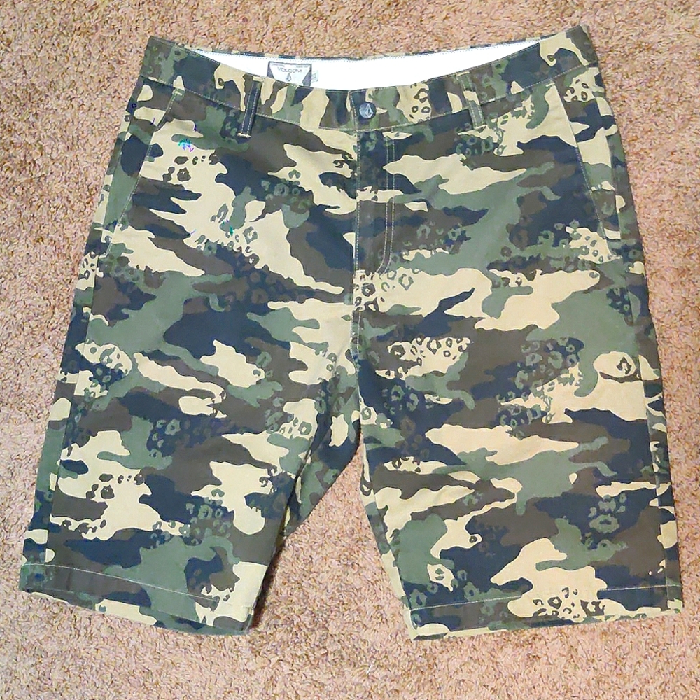 Volcom Camo Shorts, Size 34